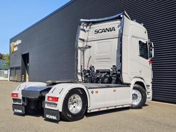 R770 V8 4x2 / PARKING COOLER / 2 TANKS / PTO / 9T AXLE